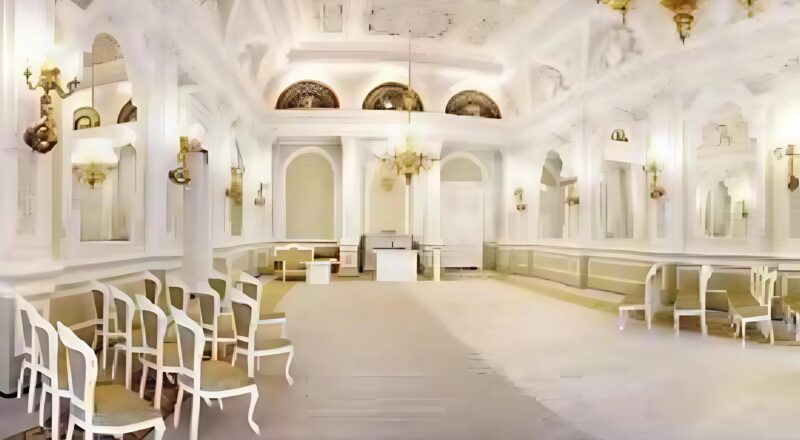 In de zaal verliep alles perfect tot het moment waarop er een video op de schermen verscheen, waarna iedereen in de zaal in shock was